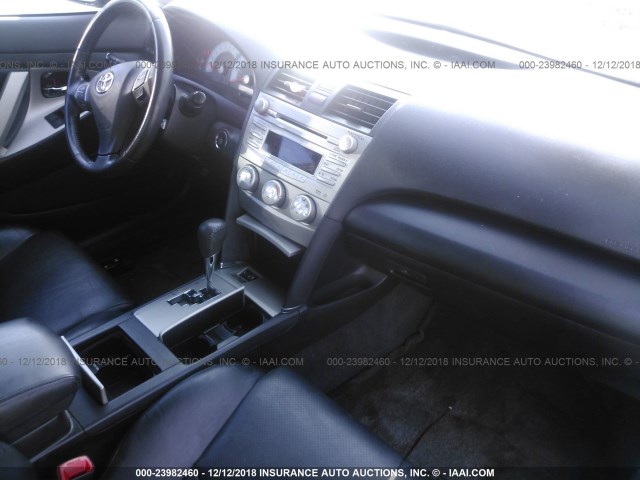 4T1BK3EK5BU121368 - 2011 TOYOTA CAMRY SE/LE/XLE 黑色 照片 5
