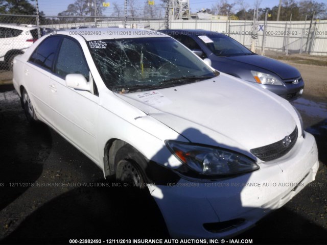 4T1BE32K82U050467 - 2002 TOYOTA CAMRY LE/XLE/SE WHITE photo 1