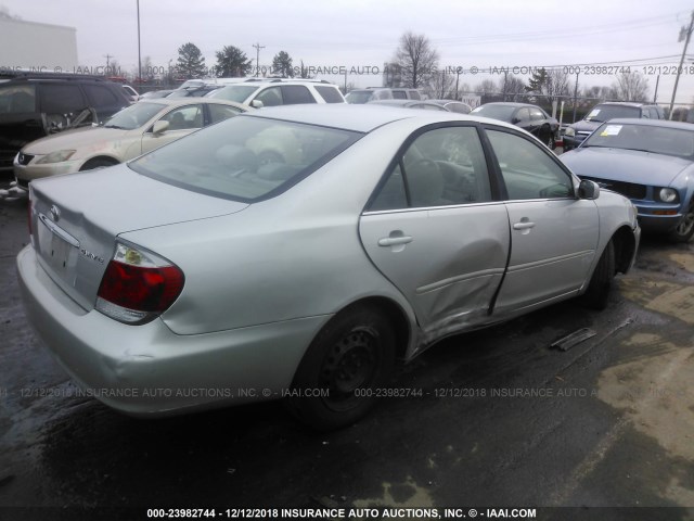 4T1BE32K15U552175 - 2005 TOYOTA CAMRY LE/XLE/SE SILVER photo 4