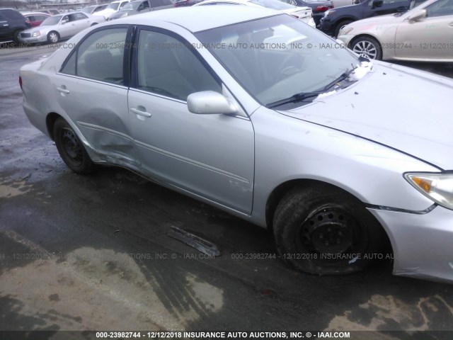 4T1BE32K15U552175 - 2005 TOYOTA CAMRY LE/XLE/SE SILVER photo 6
