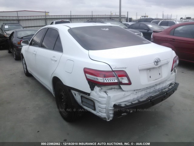 4T1BF3EK8BU774135 - 2011 TOYOTA CAMRY SE/LE/XLE WHITE photo 3