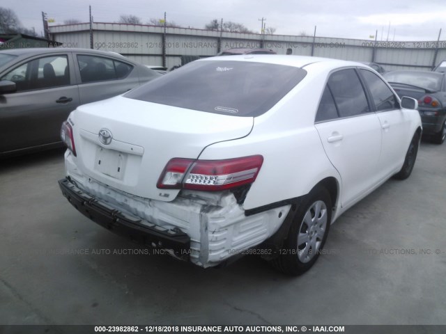 4T1BF3EK8BU774135 - 2011 TOYOTA CAMRY SE/LE/XLE WHITE photo 4