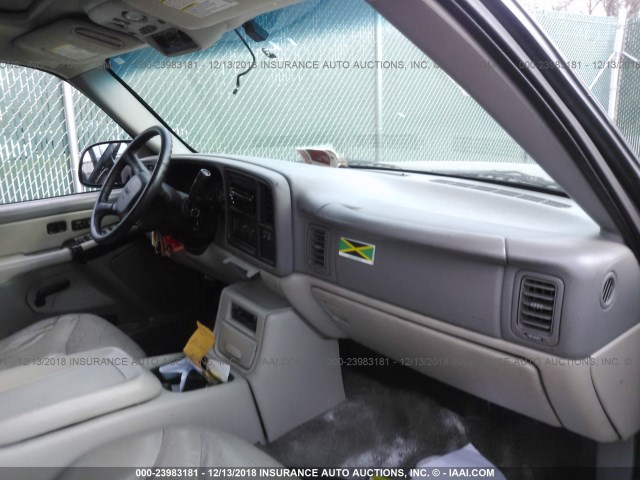 1GKEK13ZX2J106019 - 2002 GMC YUKON GOLD photo 5