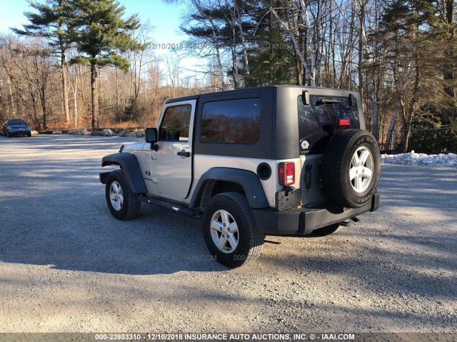 1J4FA24197L115317 - 2007 JEEP WRANGLER X SILVER photo 3