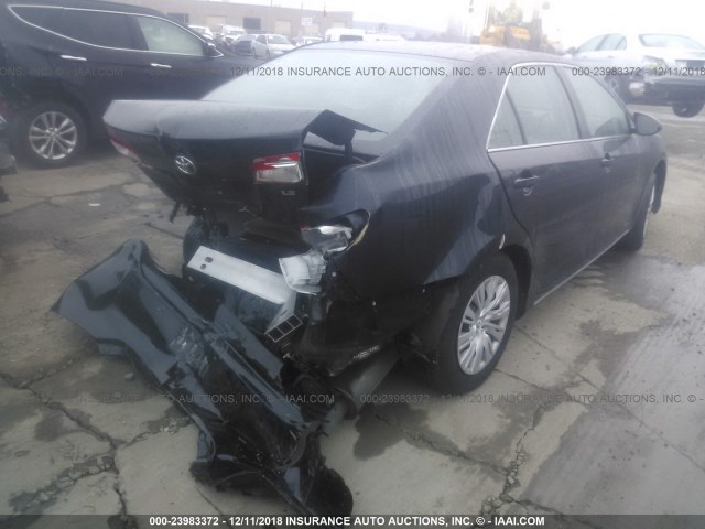 4T4BF1FK3ER439572 - 2014 TOYOTA CAMRY L/SE/LE/XLE 深蓝色 照片 4