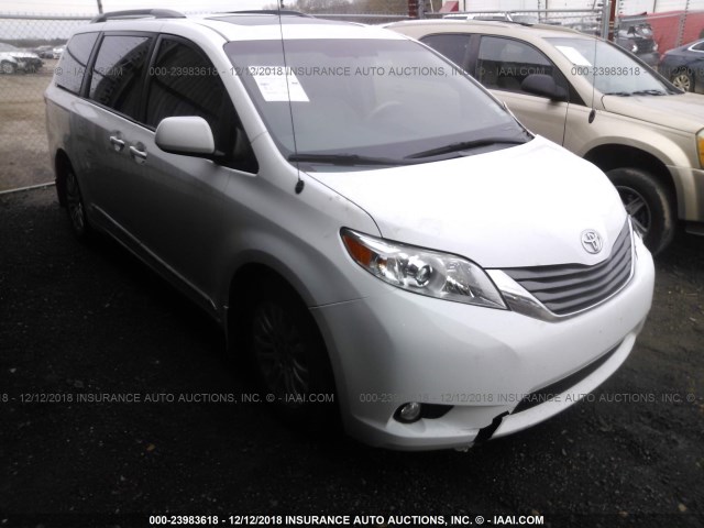 5TDYK3DC2DS401779 - 2013 TOYOTA SIENNA XLE/LIMITED WHITE photo 1