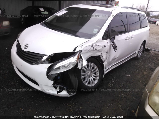 5TDYK3DC2DS401779 - 2013 TOYOTA SIENNA XLE/LIMITED WHITE photo 2