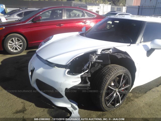 ZARBAAA4XFM168118 - 2015 ALFA ROMEO 4C WHITE photo 6