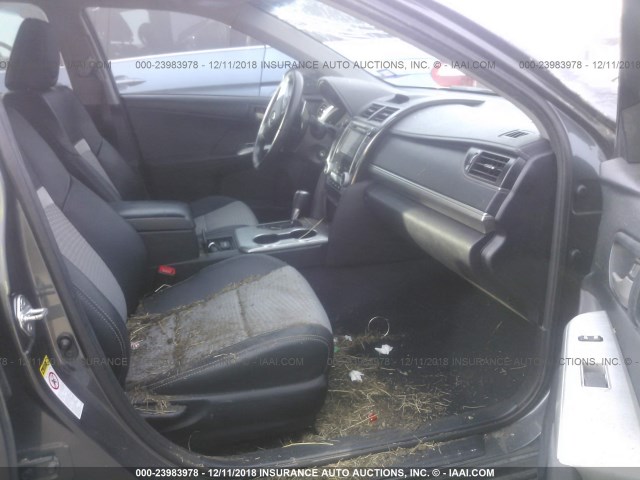 4T1BF1FK5CU075291 - 2012 TOYOTA CAMRY SE/LE/XLE 灰色 照片 5