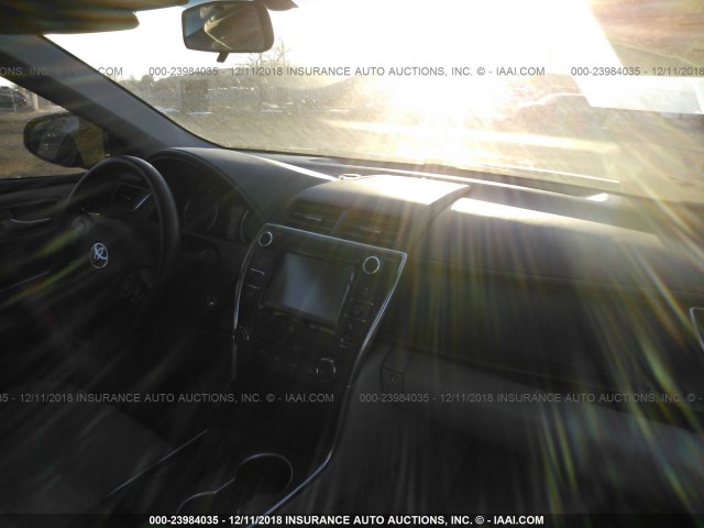 4T1BF1FK4GU566585 - 2016 TOYOTA CAMRY LE/XLE/SE/XSE RED photo 5