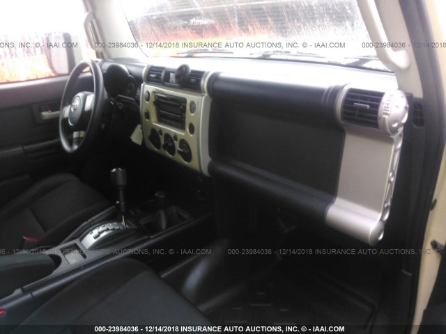 JTEBU11F08K006365 - 2008 TOYOTA FJ CRUISER CREAM photo 5