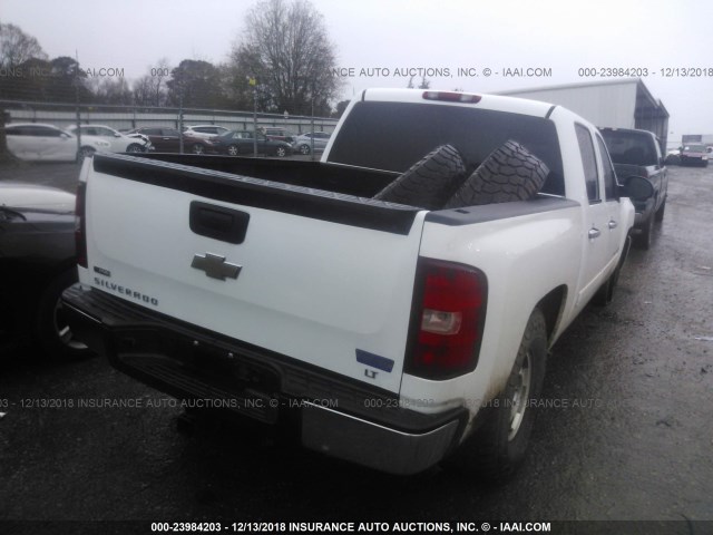 2GCEC130081221709 - 2008 CHEVROLET SILVERADO C1500 WHITE photo 4