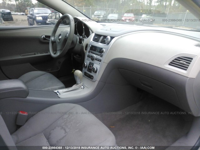 1G1ZH57BX84295030 - 2008 CHEVROLET MALIBU 1LT WHITE photo 5