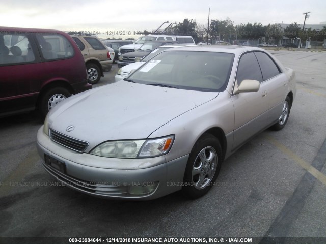 JT8BF28G5W5021358 - 1998 LEXUS ES 300 TAN photo 2