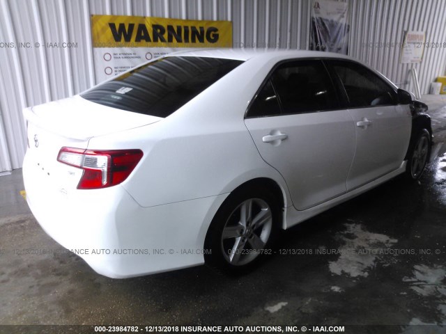 4T1BF1FK1EU829290 - 2014 TOYOTA CAMRY L/SE/LE/XLE 白色 照片 4
