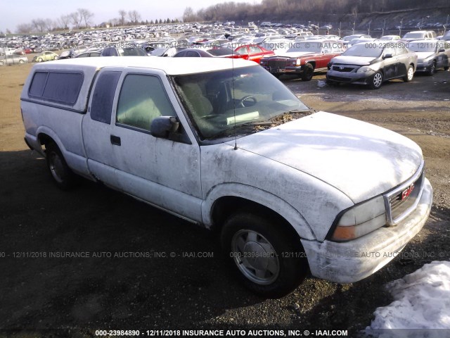 1GTCS195028143689 - 2002 GMC SONOMA WHITE photo 1