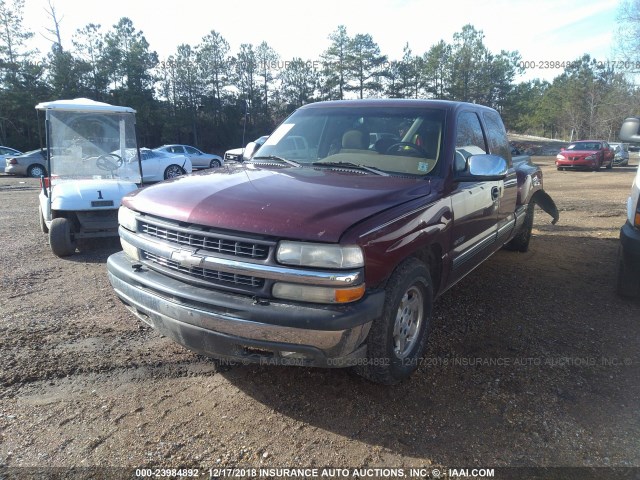 2GCEC19TXY1207009 - 2000 CHEVROLET SILVERADO C1500 MAROON photo 2