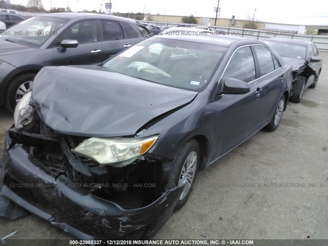 4T1BF1FK2EU363191 - 2014 TOYOTA CAMRY L/SE/LE/XLE 灰色 照片 2