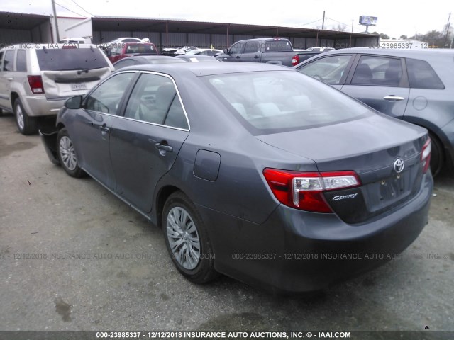 4T1BF1FK2EU363191 - 2014 TOYOTA CAMRY L/SE/LE/XLE 灰色 照片 3