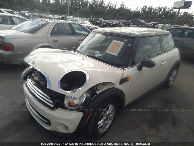 WMWSU3C53CT540268 - 2012 MINI COOPER WHITE photo 2