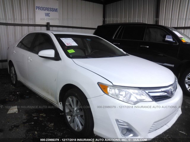4T4BF1FK9CR204428 - 2012 TOYOTA CAMRY SE/LE/XLE 白色 照片 1