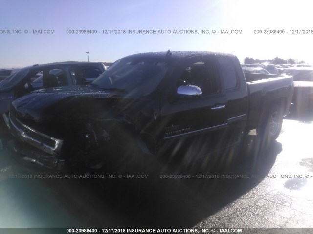 1GCRCSE06DZ335493 - 2013 CHEVROLET SILVERADO C1500 LT BLACK photo 2