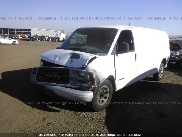 1GTFG29M5Y1182842 - 2000 GMC SAVANA G2500 WHITE photo 2