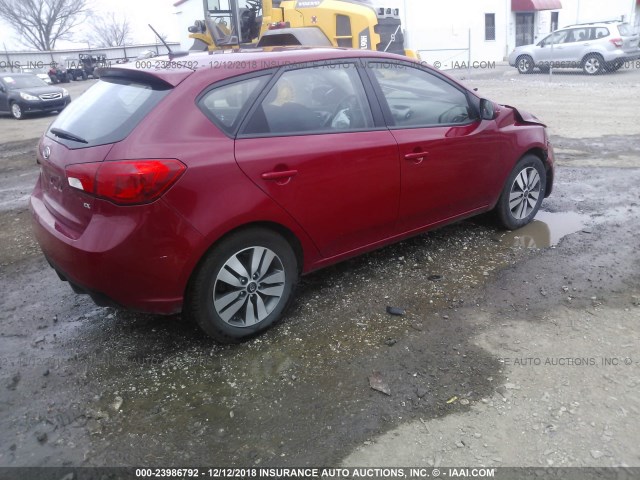 KNAFU5A22D5743924 - 2013 KIA FORTE EX RED photo 4