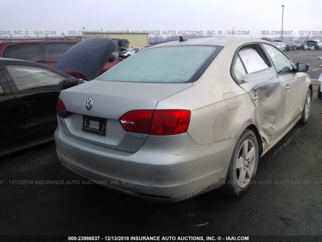 3VW3L7AJXEM330976 - 2014 VOLKSWAGEN JETTA TDI TAN photo 4