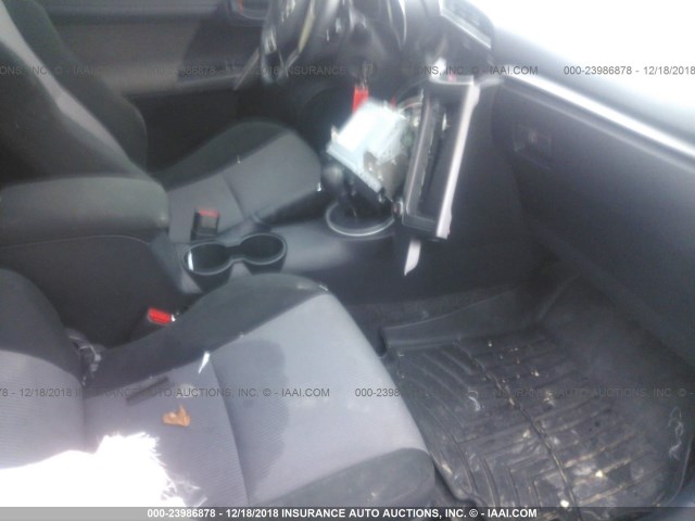 JTKJF5C70F3096009 - 2015 TOYOTA SCION TC ნაცრისფერი ფოტო 5