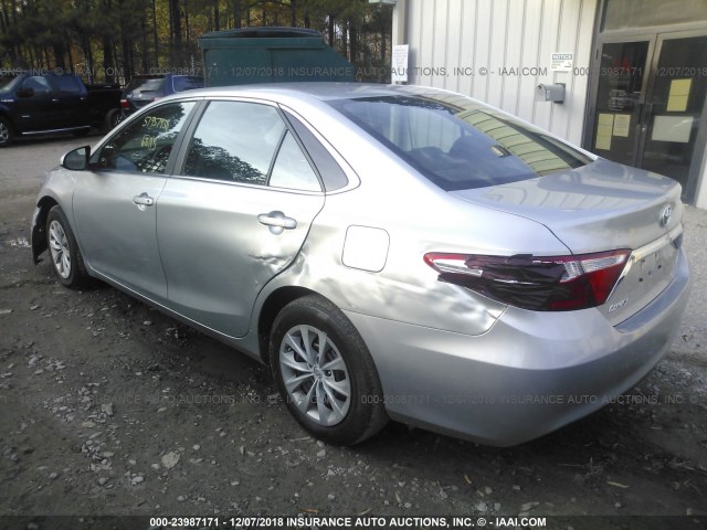4T1BF1FK8GU599556 - 2016 TOYOTA CAMRY LE/XLE/SE/XSE SILVER photo 3