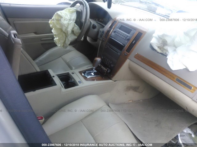 1G6DW677270142529 - 2007 CADILLAC STS TAN photo 5