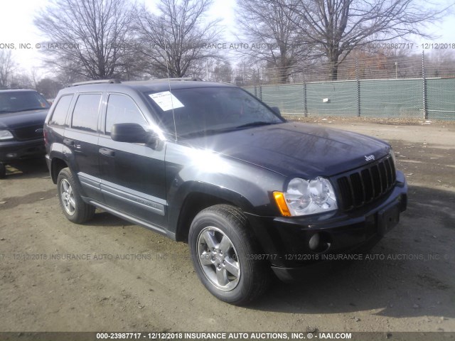 1J4HR48N15C564031 - 2005 JEEP GRAND CHEROKEE LAREDO/COLUMBIA/FREEDOM BLACK photo 1