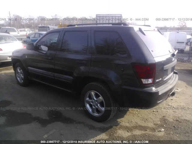1J4HR48N15C564031 - 2005 JEEP GRAND CHEROKEE LAREDO/COLUMBIA/FREEDOM BLACK photo 3