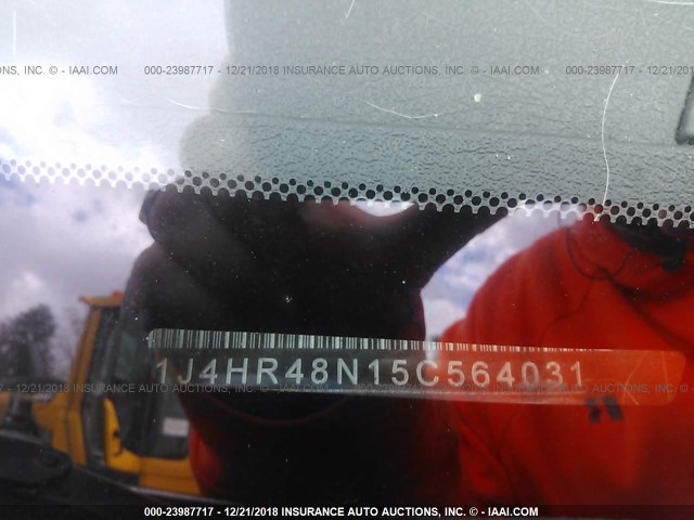 1J4HR48N15C564031 - 2005 JEEP GRAND CHEROKEE LAREDO/COLUMBIA/FREEDOM BLACK photo 9