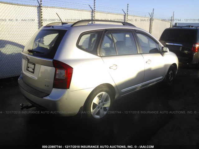 KNAFG528097222612 - 2009 KIA RONDO LX/EX SILVER photo 4