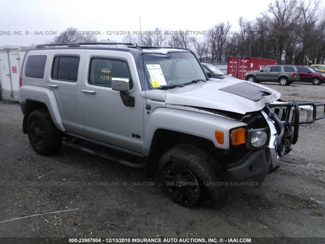 5GTDN136468327822 - 2006 HUMMER H3 SILVER photo 1