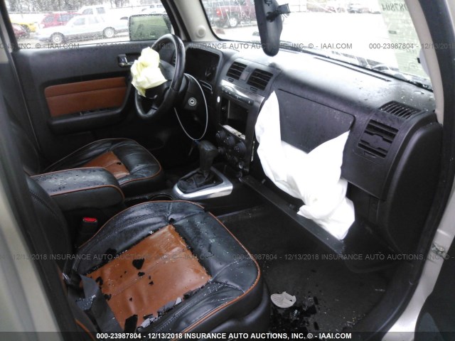 5GTDN136468327822 - 2006 HUMMER H3 SILVER photo 5