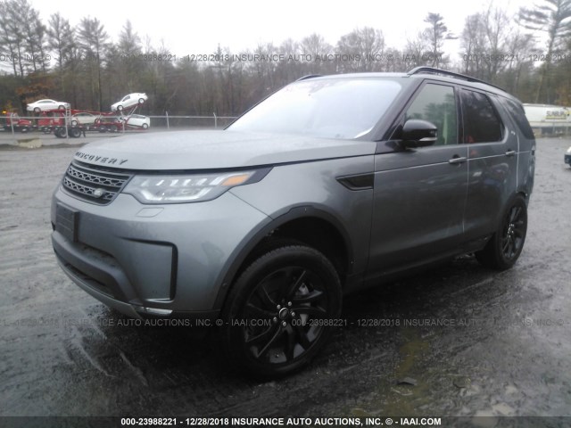 SALRR2RV5JA057483 - 2018 LAND ROVER DISCOVERY HSE GRAY photo 2