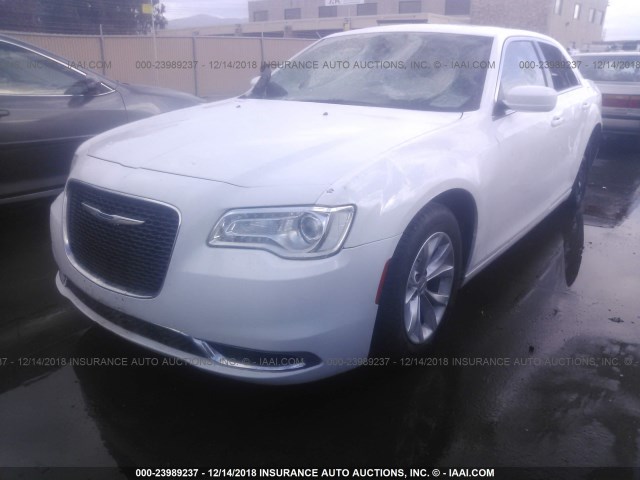 2C3CCAAG2FH815508 - 2015 CHRYSLER 300 LIMITED WHITE photo 2