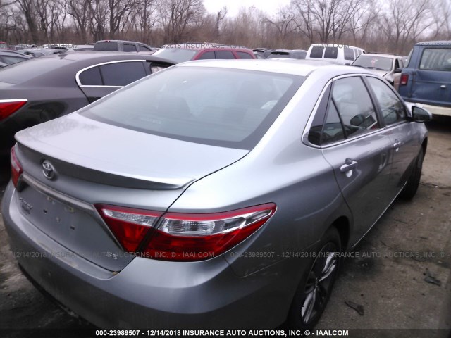 4T1BF1FK0GU264095 - 2016 TOYOTA CAMRY LE/XLE/SE/XSE SILVER photo 4