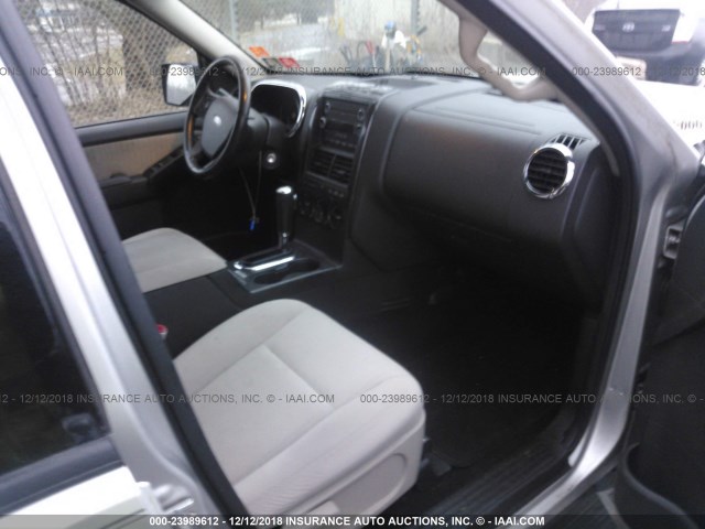 1FMEU73E68UA43347 - 2008 FORD EXPLORER XLT SILVER photo 5