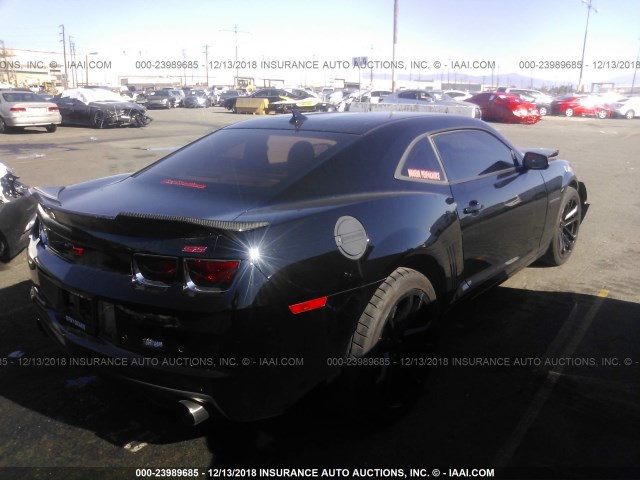 2G1FT1EW4D9184299 - 2013 CHEVROLET CAMARO 2SS BLACK photo 4