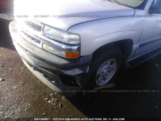 1GNEK13T45R155530 - 2005 CHEVROLET TAHOE K1500 SILVER photo 6