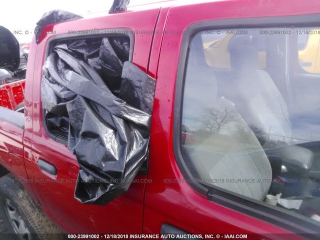 1N6ED27TXYC311335 - 2000 NISSAN FRONTIER CREW CAB XE/CREW CAB SE RED photo 6