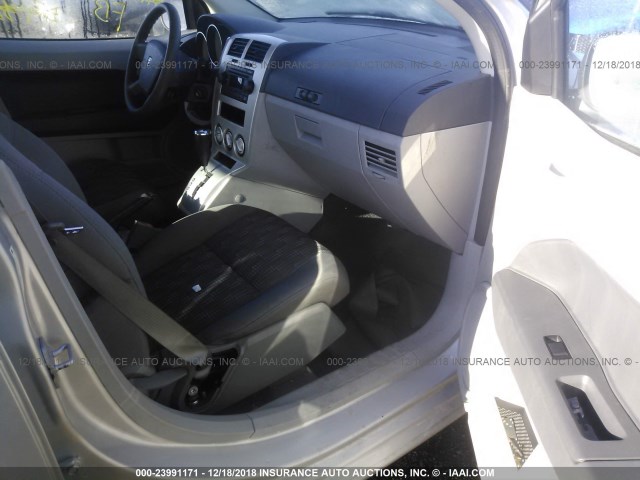 1B3HB48B47D160087 - 2007 DODGE CALIBER SXT SILVER photo 5