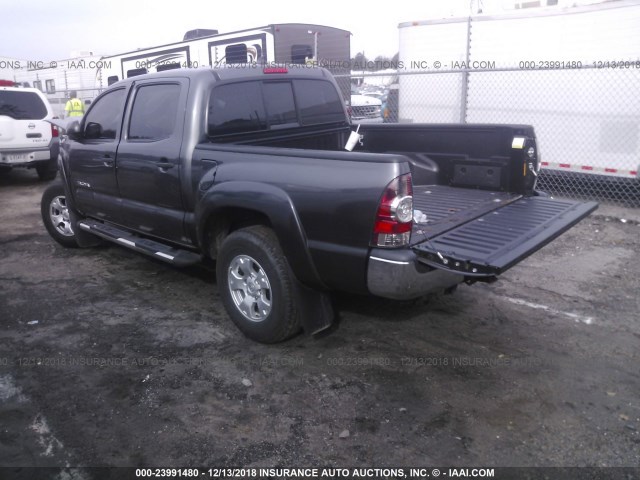 5TFJU4GN7FX065848 - 2015 TOYOTA TACOMA DOUBLE CAB PRERUNNER GRAY photo 3