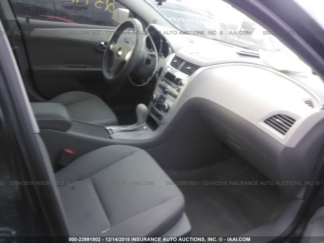1G1ZB5EB2AF231983 - 2010 CHEVROLET MALIBU LS 黑色 照片 5