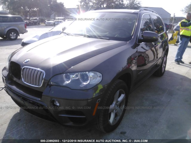 5UXZV8C59CL424700 - 2012 BMW X5 XDRIVE50I BROWN photo 2