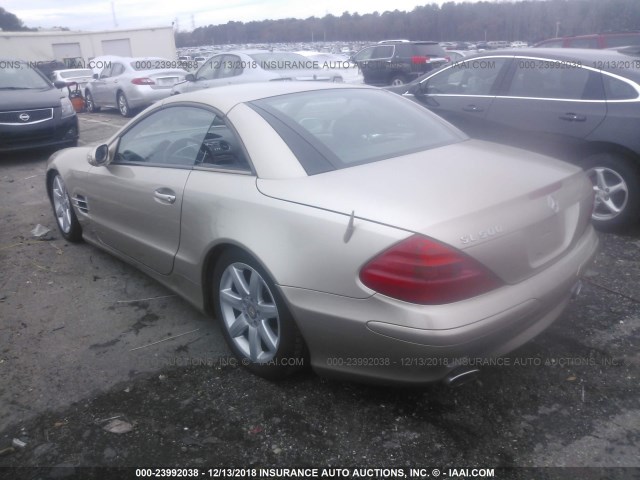 WDBSK75F83F008727 - 2003 MERCEDES-BENZ SL 500R GOLD photo 3